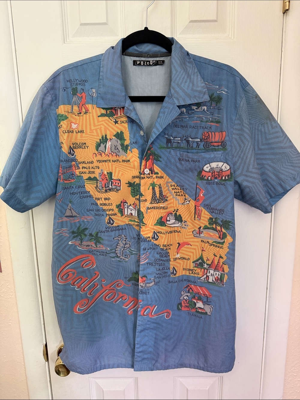 Circa early 2000’s Volcom Men’s California Map Camp Shirt